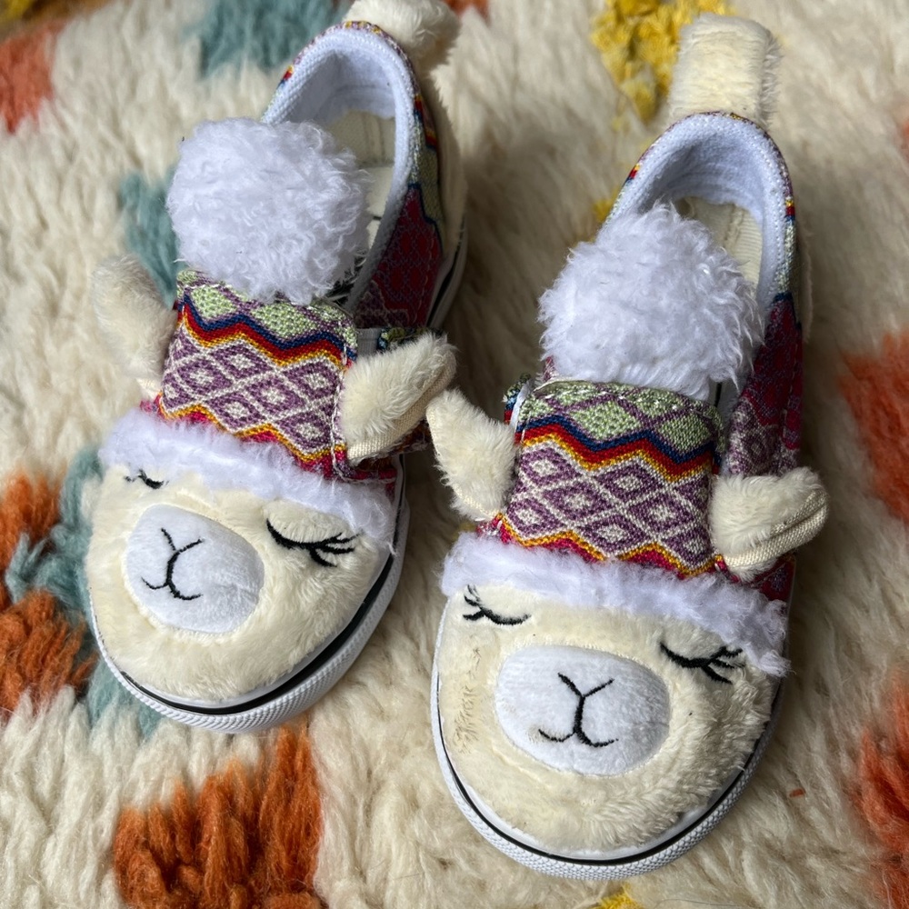 Llama Vans Nwot